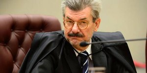 Laudo de disfunção erétil é usado na defesa de ministro do STJ