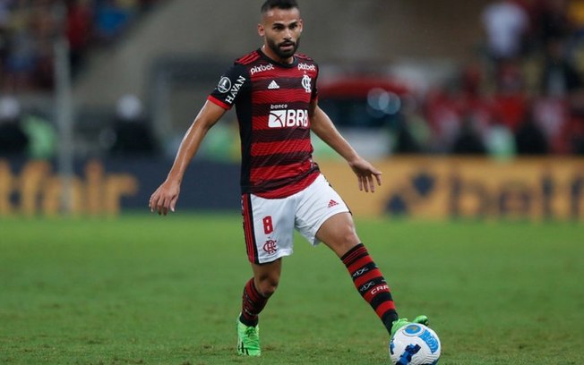 De torcedor para titular, Thiago Maia lembra vídeo viral e mira título com o Flamengo: 'Agora vou estar lá dentro'