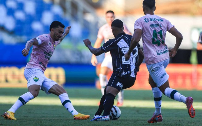 Cuiabá está no meio da tabela 