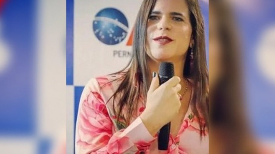 Professora Antonella Galindo foi eleita a primeira mulher trans para a vice-direção da Faculdade de Direito do Recife