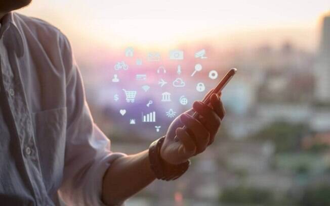 Na contramão da crise, empresas de tecnologia oferecem alternativa ao desemprego