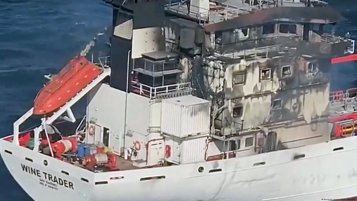 Navios pegam fogo na Romênia após invasão de drones russos