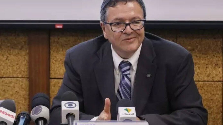 Eduardo Rios Neto deixou o cargo de presidente do IBGE nesta terça-feira
