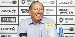 Botafogo cobra R$ 745 milhões do Lyon na Justiça; entenda a treta
