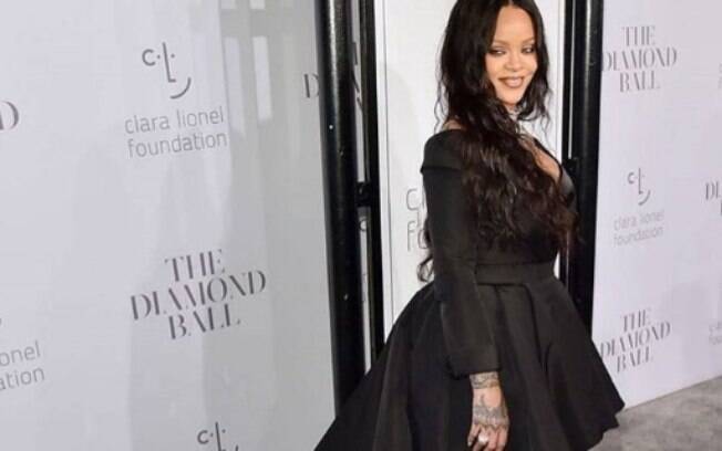Rihanna brilhou no evento da própria ONG: 