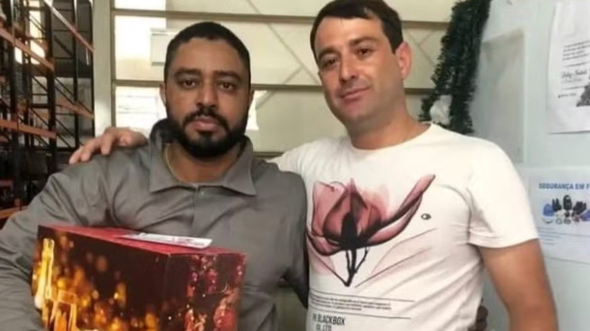 Eliandro e o empresário Kerli em foto publicada em 2022