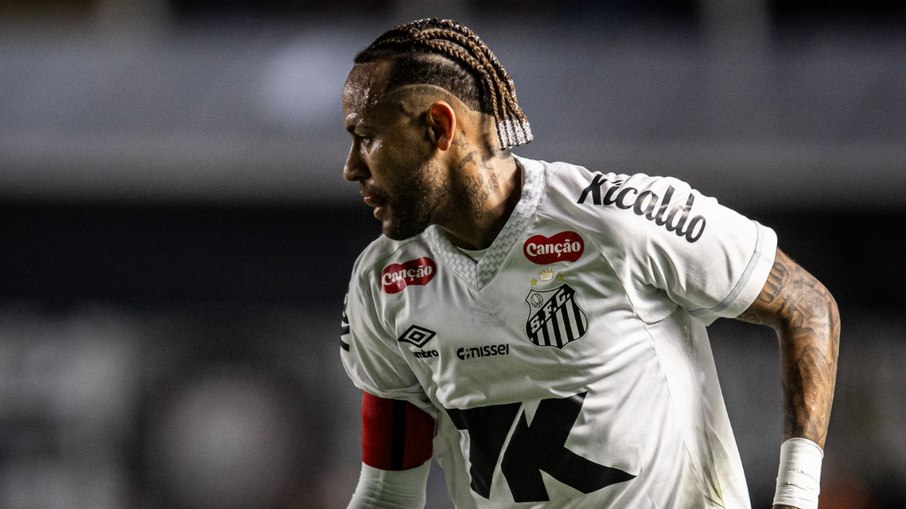 Neymar desabafa após confusão com torcedor Neymar desabafa após confusão com torcedor