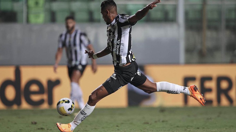 Fábio Gomes encaminha acordo com o Vasco