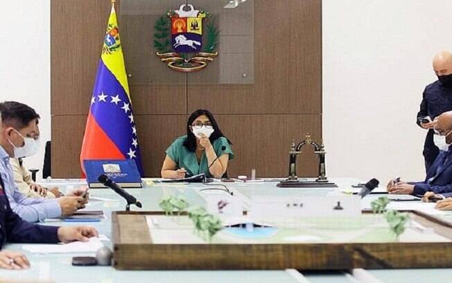 Dados divulgados pelas autoridades do país mostram que Venezuela registrou mais de 400 novos casos nesta segunda-feira