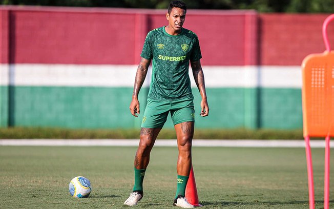 Antônio Carlos pode ser titular no Fluminense diante do Cerro Porteño 