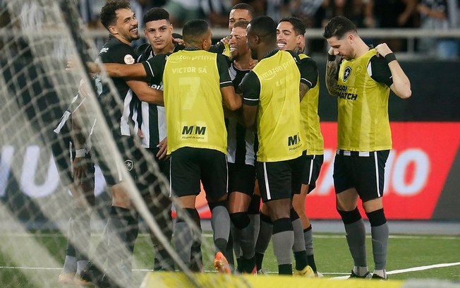 Botafogo venceu o América-MG no primeiro turno por 2 a 0