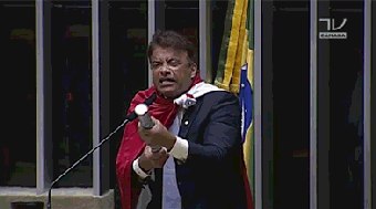 Ex-deputado é preso em aeroporto do Pará por violência política