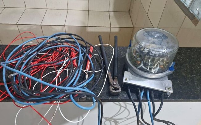 Trio é detido após furto a residência no Boa Vista Trio é detido após furto a residência no Boa Vista