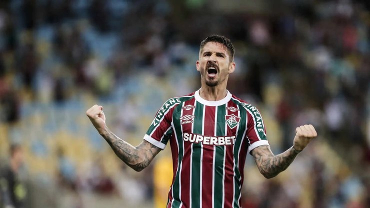 Mesmo com pênalti perdido, Flu passa pelo Grêmio