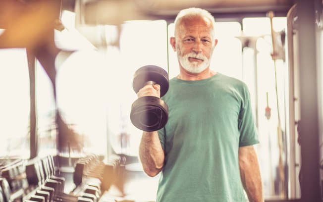 5 dicas para ajudar você a ganhar massa muscular depois dos 50 anos