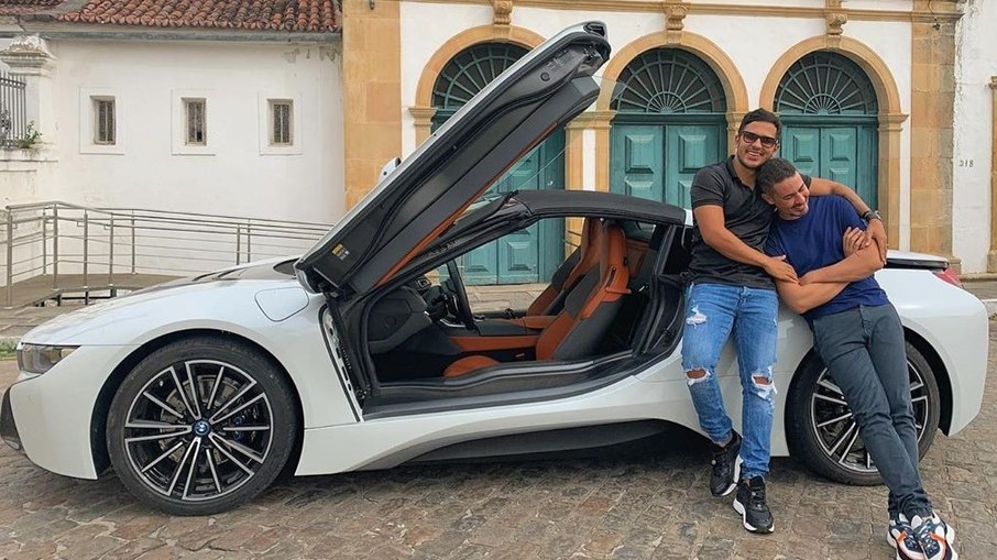 Carlinhos Maia presenteou o ex-marido com um supercarro