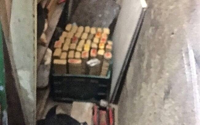 64 kg de maconha encontrados pela equipe de ROTA do Tenente PM Morato, na casa da mãe do traficante