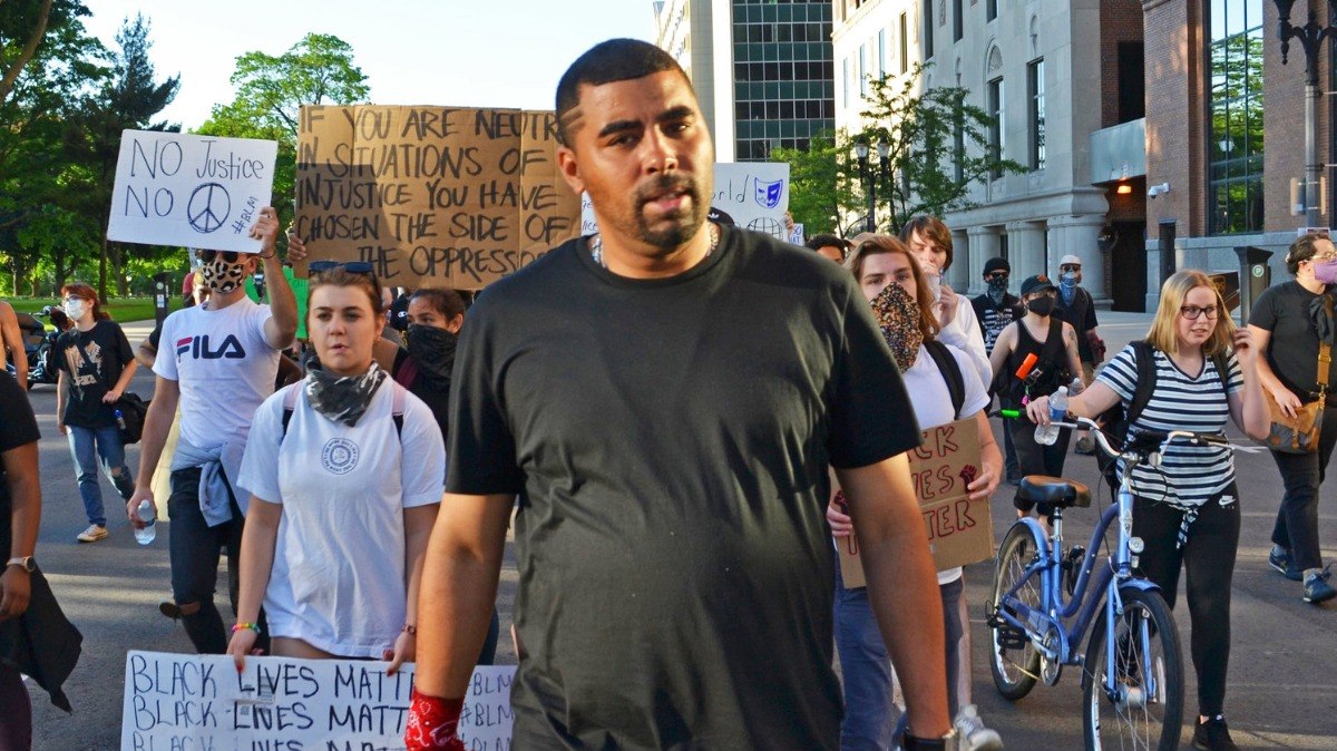 Paul%20Birdsong%2C%20o%20novo%20rosto%20da%20milit%C3%A2ncia%20negra%20armada