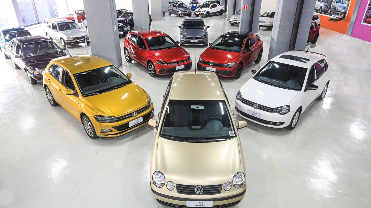 Golf de competição e Kombi sem placa: conheça coleção da VW
