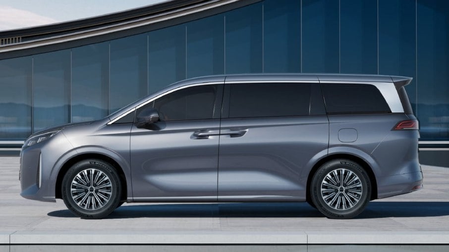 Minivan da BYD é lançada na China