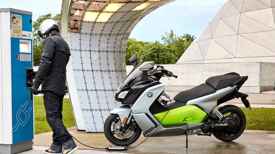 Modelos de scooteres elétricos tendem a aumentar no mercado apesar dos modelos a combustão serem econômicos
