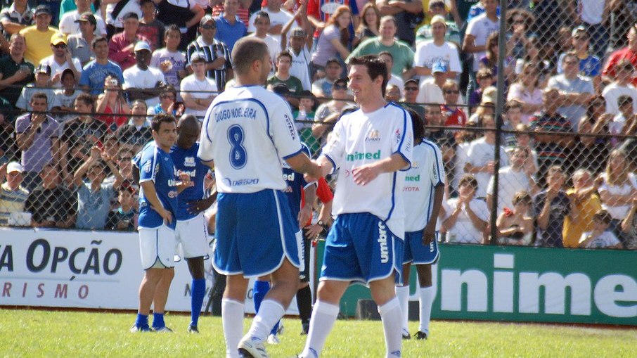 Diogo Nogueira entrou no lugar de Messi e marcou um golaço Diogo Nogueira entrou no lugar de Messi e marcou um golaço
