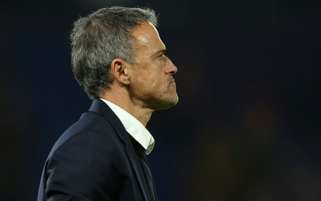 O técnico do Paris Saint-Germain, Luis Enrique, durante a derrota para o Atlético de Madrid na Liga dos Campeões