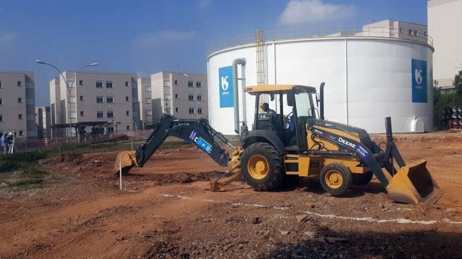 Sabesp prevê que cerca de 200 mil pessoas sejam beneficiadas naquela área e nas adjacências. Sabesp prevê que cerca de 200 mil pessoas sejam beneficiadas naquela área e nas adjacências.