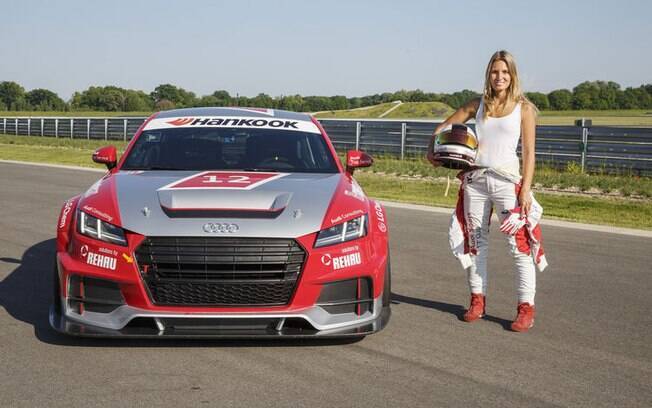 Doreen Seidel, a coelhinha da Playboy que é favorita para correr na Fórmula 1 feminina, a W Series
