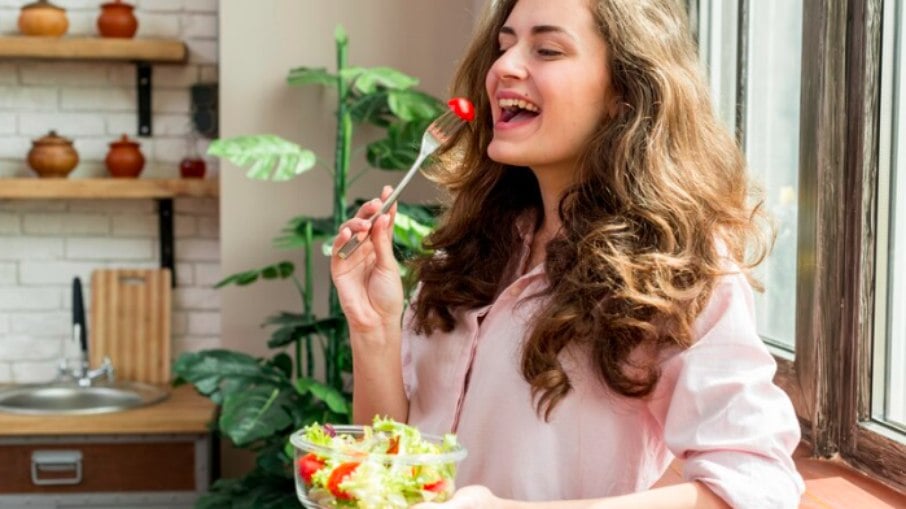 Nutricionista Aline Becker dá 7 dicas para mulheres que querem mais qualidade de vida