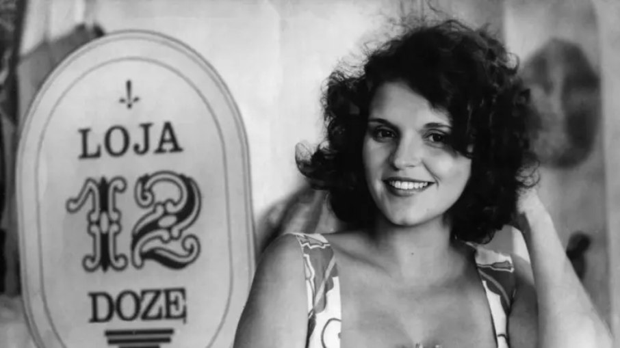 Leia Diniz morreu em um acidente aéreo nos anos 70.