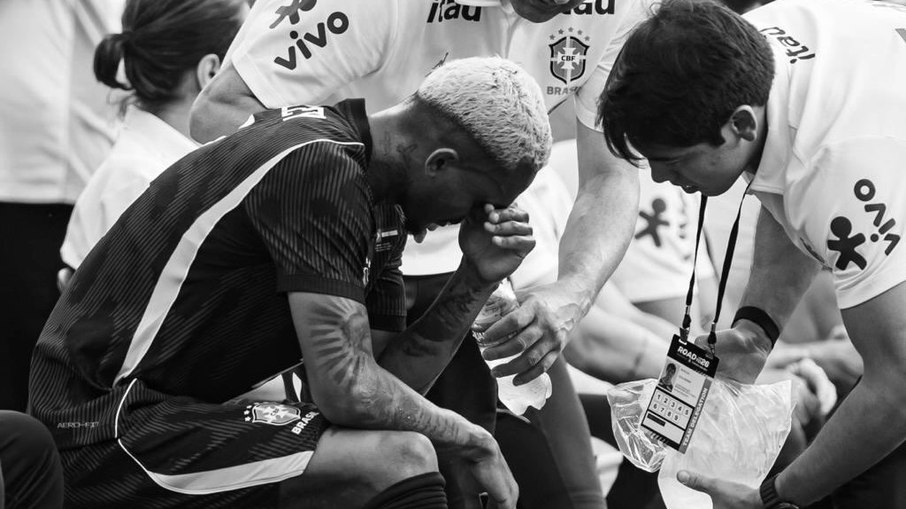 Wesley desabafa após ser cortado da Copa Wesley desabafa após ser cortado da Copa