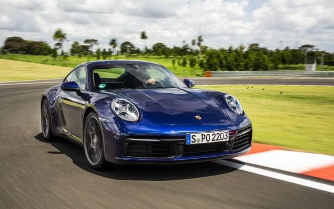 Porsche 911 da nova geração pode acelerar de 0 a 100 km/h em 3,5 segundos e atingir 308 km/h na versão Carrera S