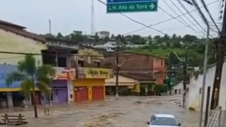 Chuvas têm causado destruição na Bahia
