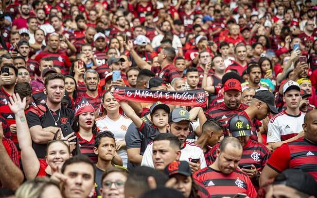 Torcida rubro-negra no Maracanã comemorou a vitória do Flamengo neste domingo