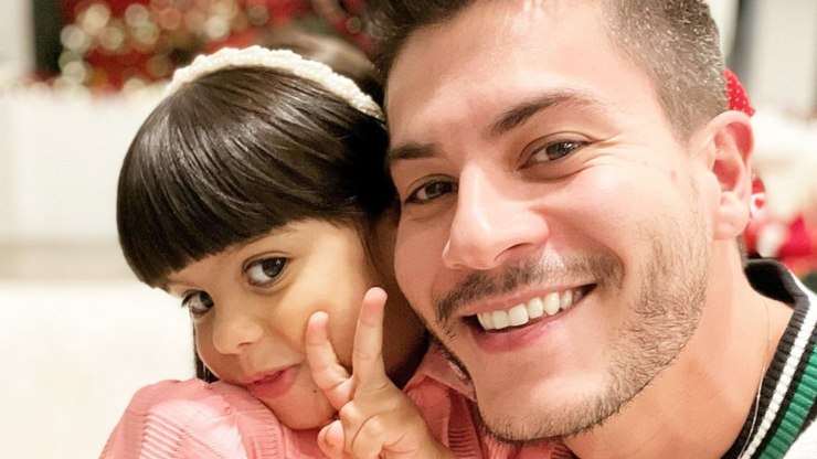 Arthur Aguiar fala sobre diagnóstico do Transtorno de Processamento Sensorial da filha
