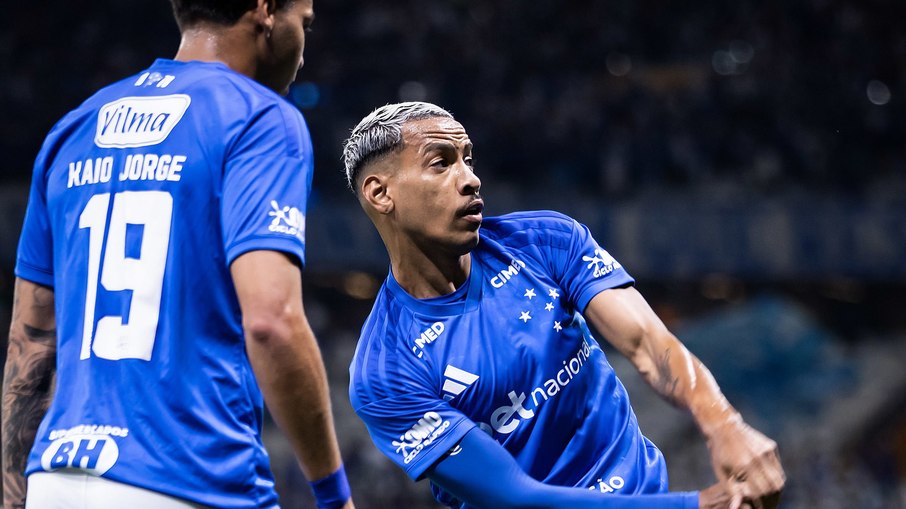 Matheus Pereira abriu o placar para o Cruzeiro nesta noite