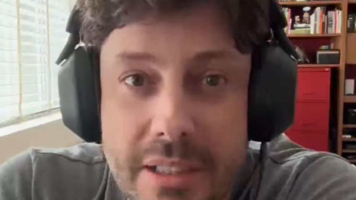 Danilo Gentili posta resposta a denúncia de Juliana Oliveira Danilo Gentili posta resposta a denúncia de Juliana Oliveira