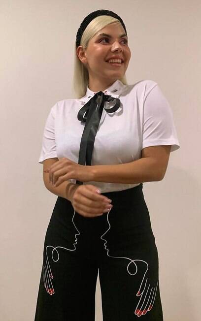 Duda Beat é uma das famosas que já aderiram às tiaras de cabelo como uma alternativa para destacar o acessório no look Duda Beat