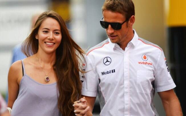 Jessica Michibata e Jenson Button durante um Grande Prêmio da Fórmula 1