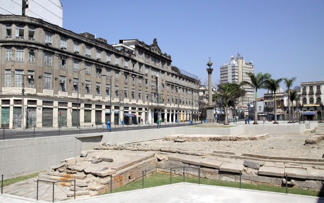 Ônibus panorâmico faz passeio por pontos históricos do samba carioca