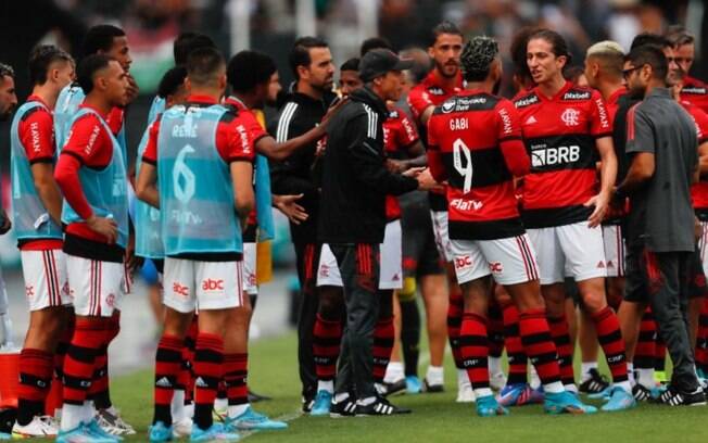 Por hegemonia e tranquilidade de Paulo Sousa: Flamengo visita o Botafogo com 'temperos especiais'