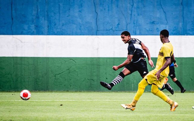 Léo Jacó marcou golaço em vitória do Vasco no sub-20