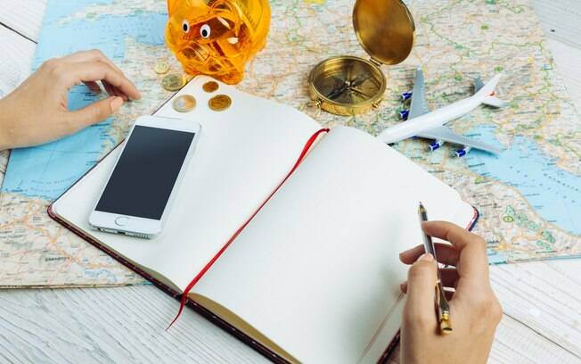 Fazer uma lista dos desejos é uma ótima dica para não se descontrolar duram as compras na viagem Fazer uma lista dos desejos é uma ótima dica para não se descontrolar duram as compras na viagem