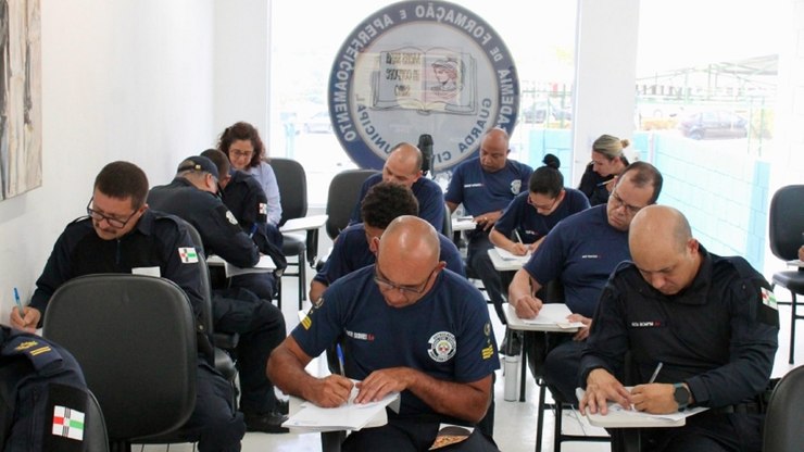 Agentes da GCM de Vinhedo realizam curso de requalificação