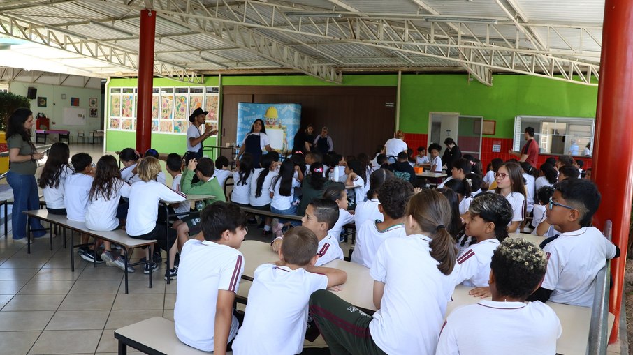 Alunos do CIC Eduardo Von Zuben durante oficina Alunos do CIC Eduardo Von Zuben durante oficina