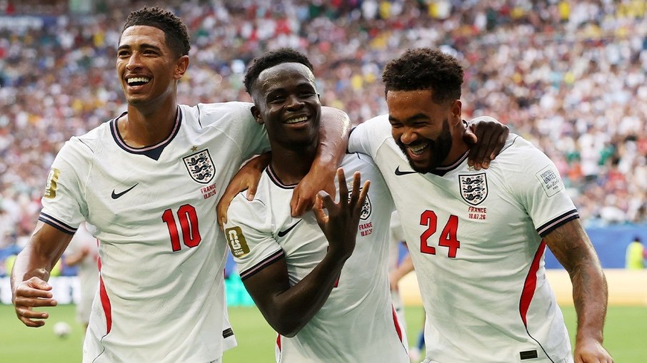 Saka anotou um hat-trick diante da seleção francesa Saka anotou um hat-trick diante da seleção francesa