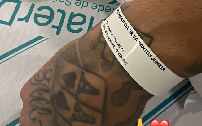 Neymar publica em rede social foto no hospital de Belo Horizonte onde será operado do joelho esquerdo 