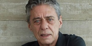 Chico Buarque aciona polícia após ameaça de morte