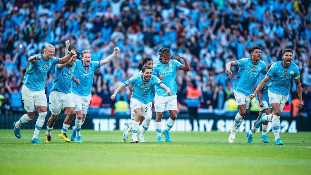 Manchester City vence United e leva Supercopa da Inglaterra 